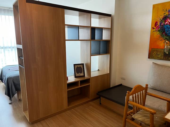 Studio Near Bangsue Grand Railway Station. - Bangkok