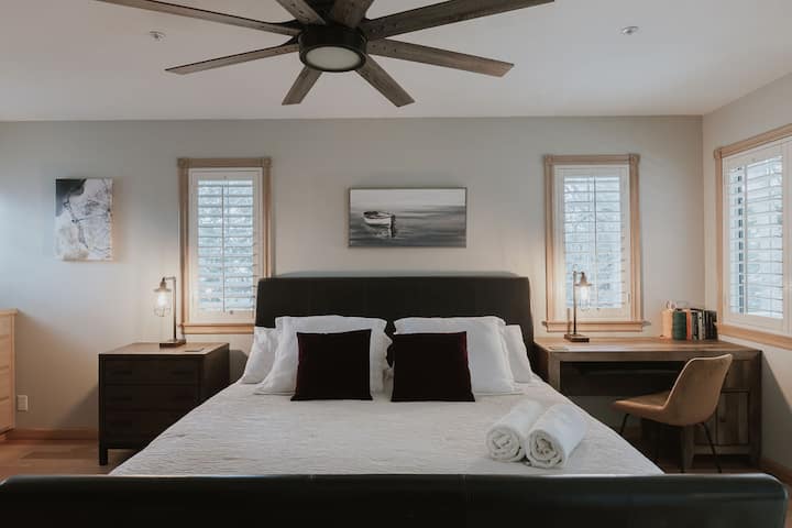 Primary Ensuite with King Bed