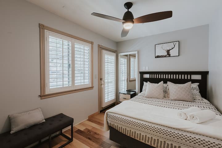 The third bedroom has its own private deck