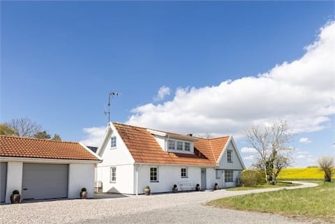 Dream house for large groups