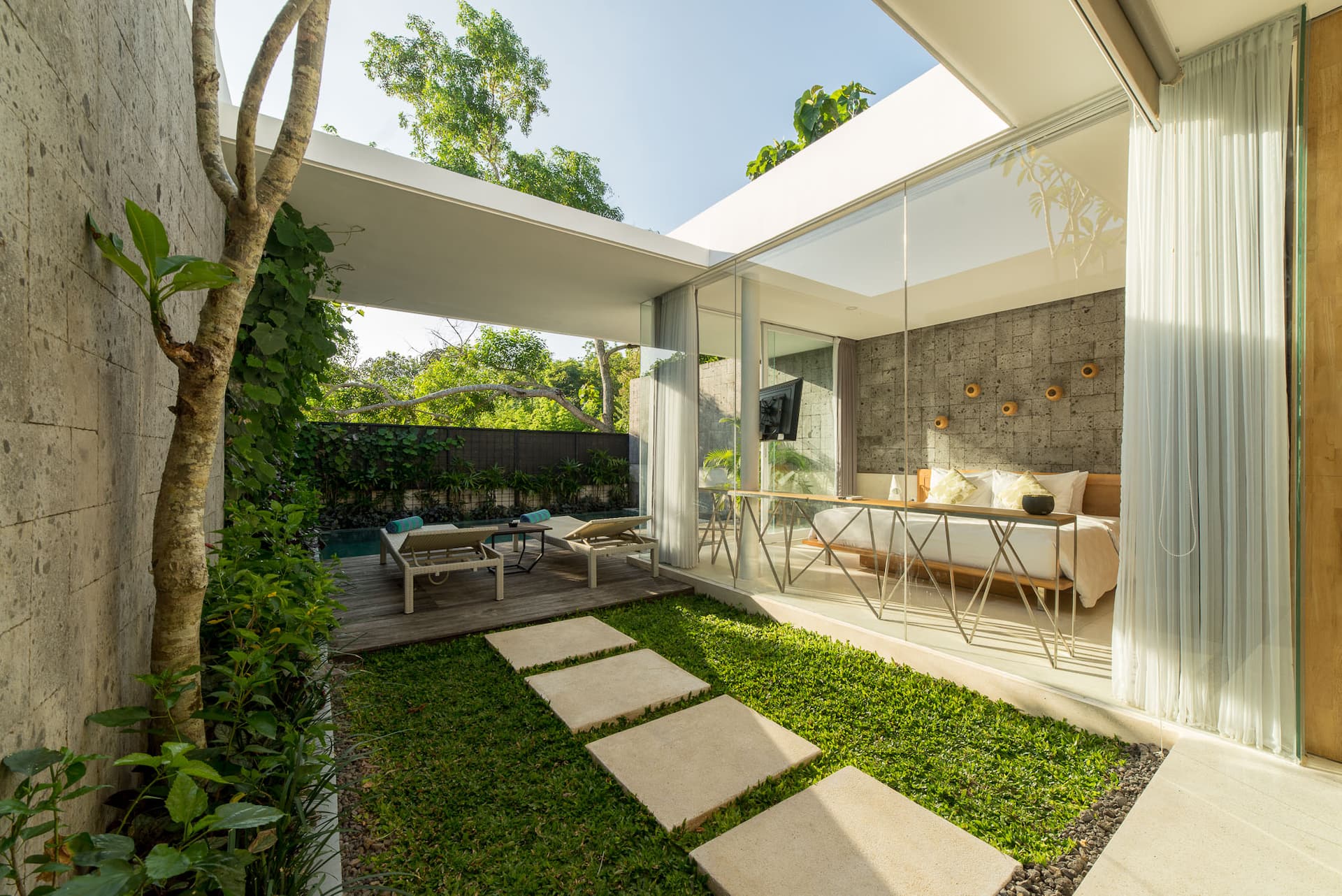 Hidden Clifftop Hideaway 1 Bedroom Private Villa in Uluwatu
