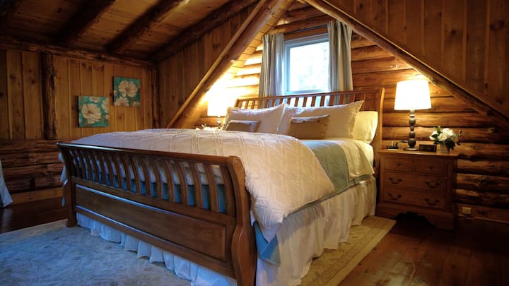 Second Floor King Bedroom 