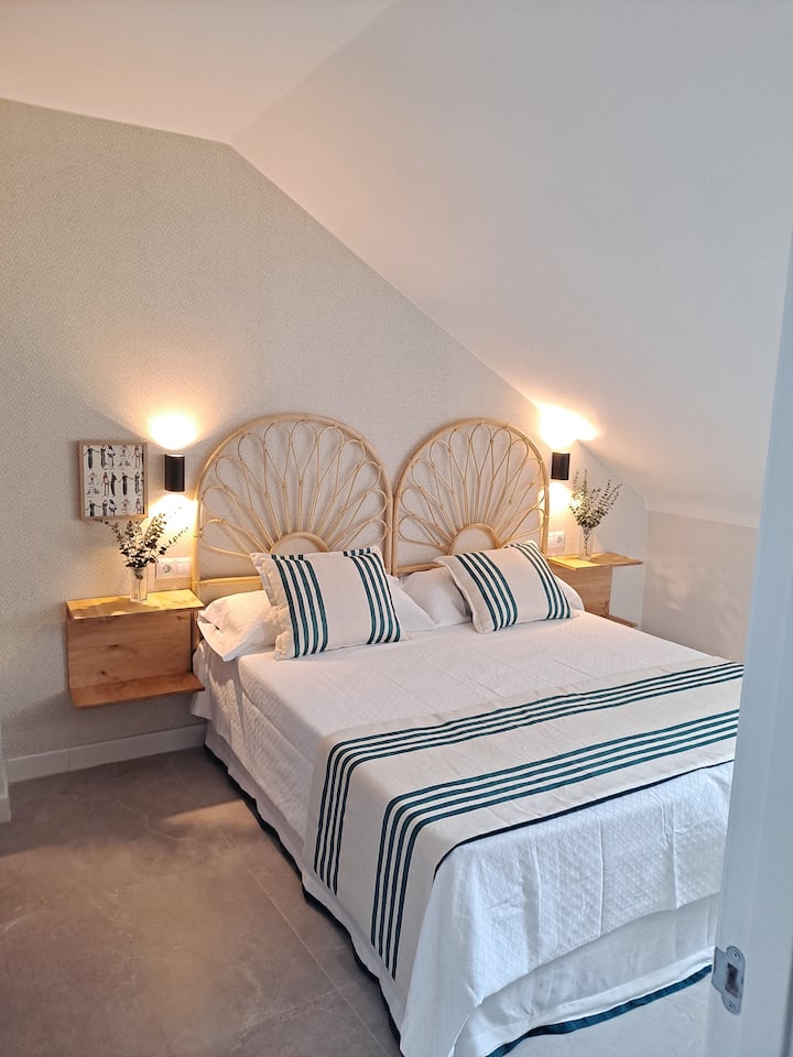 Master bedroom, bed 1:80x 2 meters.