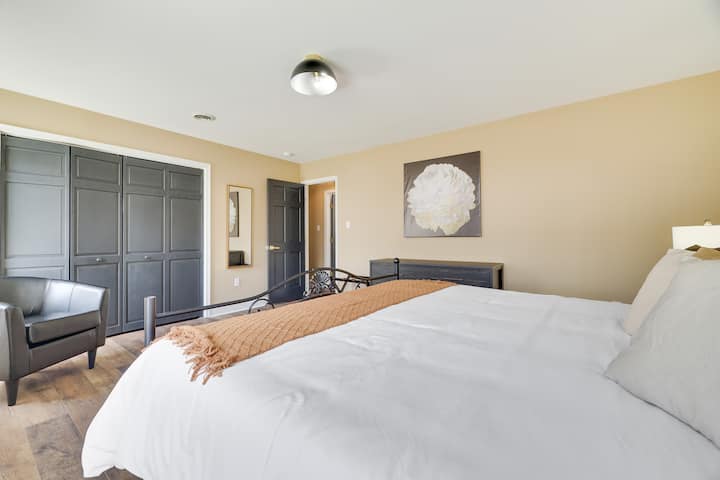 Jo dhoma kryesore e gjumit, por kjo nuk do të thotë se nuk do të flesh në një mbret si mbret 