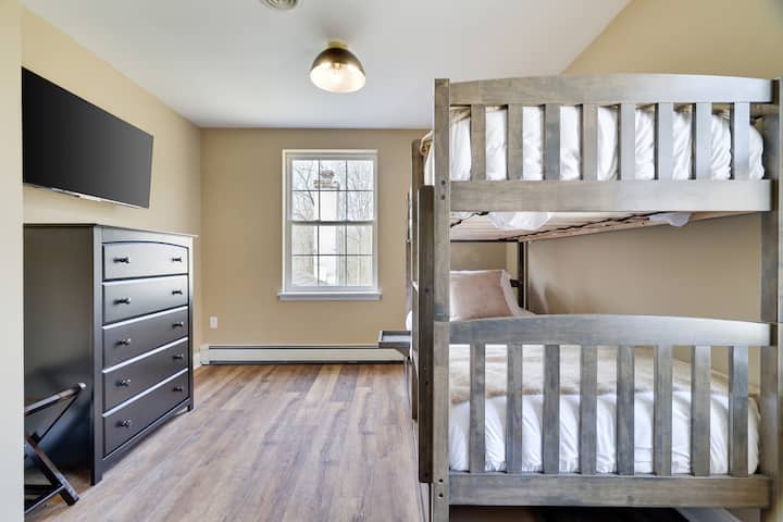 Përmendëm krevatet marinarë dhe ja ku janë. Luksoze, sigurisht.