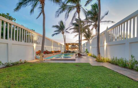 Exclusive oceanfront residence in Acapulco.