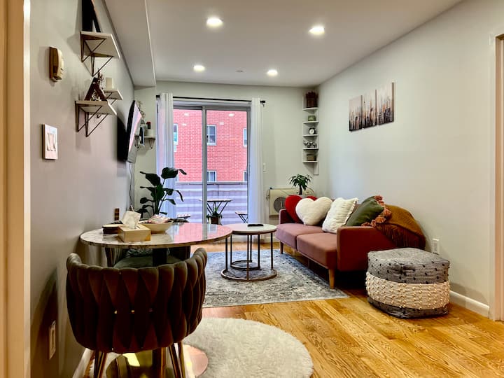 Cozy Apartment In New York - Queens, NY