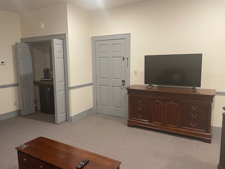 Quiet Downtown Apartment - South Boston, VA