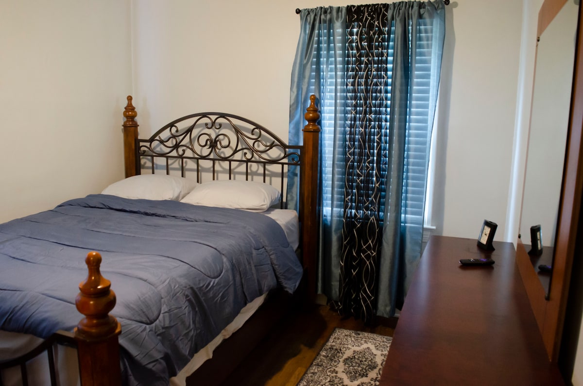 Spálňa 2 veľké manželské postele