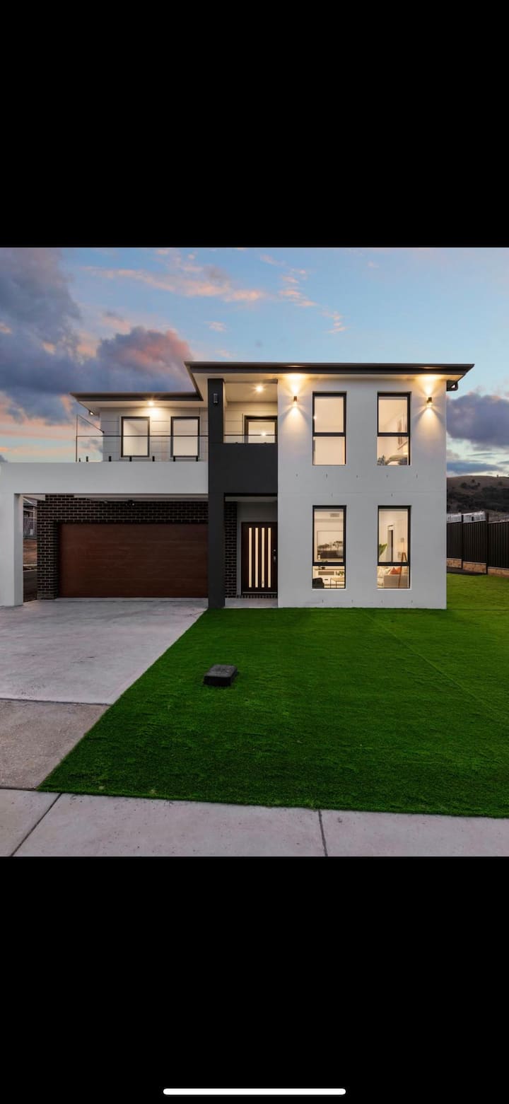 Double story house with 5 Bedrooms Houses for Rent in Taylor