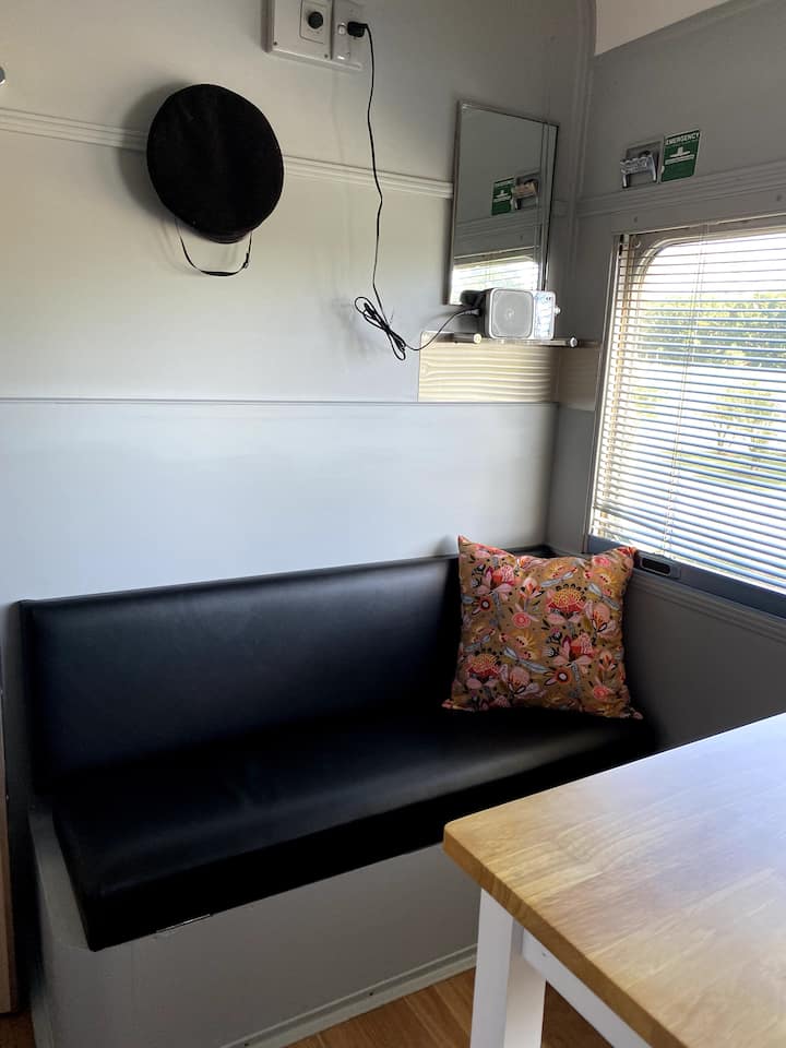 Seldon Park Train Carriage  Getaway - Bathurst