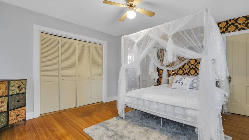 Cozy home for memorable moments with loved ones gallery image 5