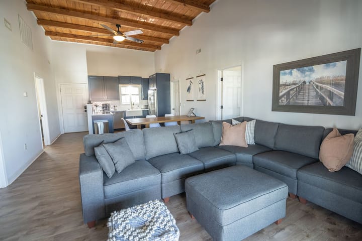 Canal Home - Pet-friendly, Boat Dock, Ping-pong - Holden Beach, NC