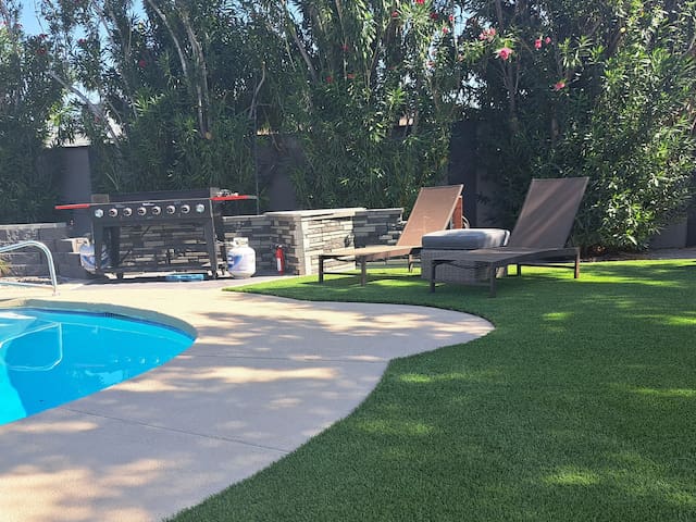 Amazing Pool, Spa & Outdoor Entertainment