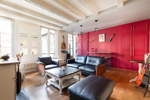 Soft music, historic center