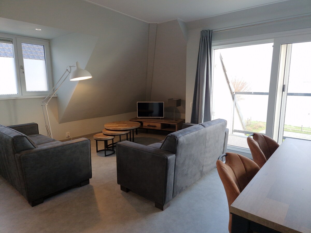 Top performing Airbnb: Apartment with balcony on the Sneekermeer in Sperkhem En Industrieterrein Houkesloot