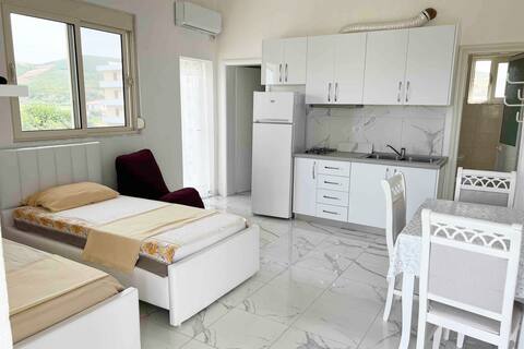 Cute 1 Bedroom apt. near beach - 301
