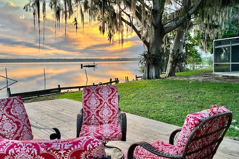 Pool home on Lake Panasoffkee - Boho Fish Camp
