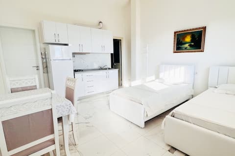 Cosy Holiday House 800m from Beach - 302