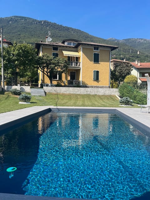 Flat with beautiful view of lake Como