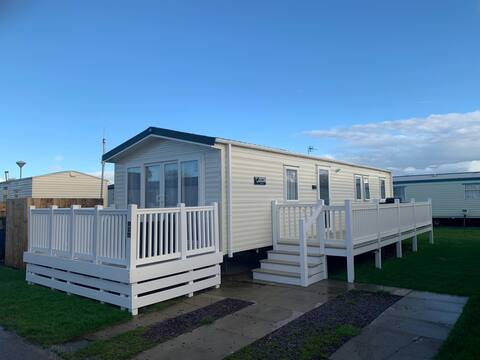 Lido beach 3 bedroom caravan