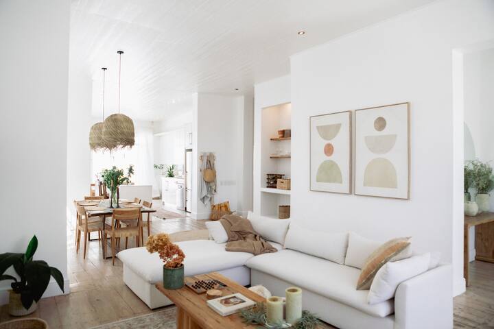 Stunning Town House (With Inverter)