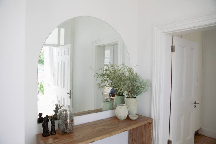 Stunning Town House (With Inverter) gallery image 3