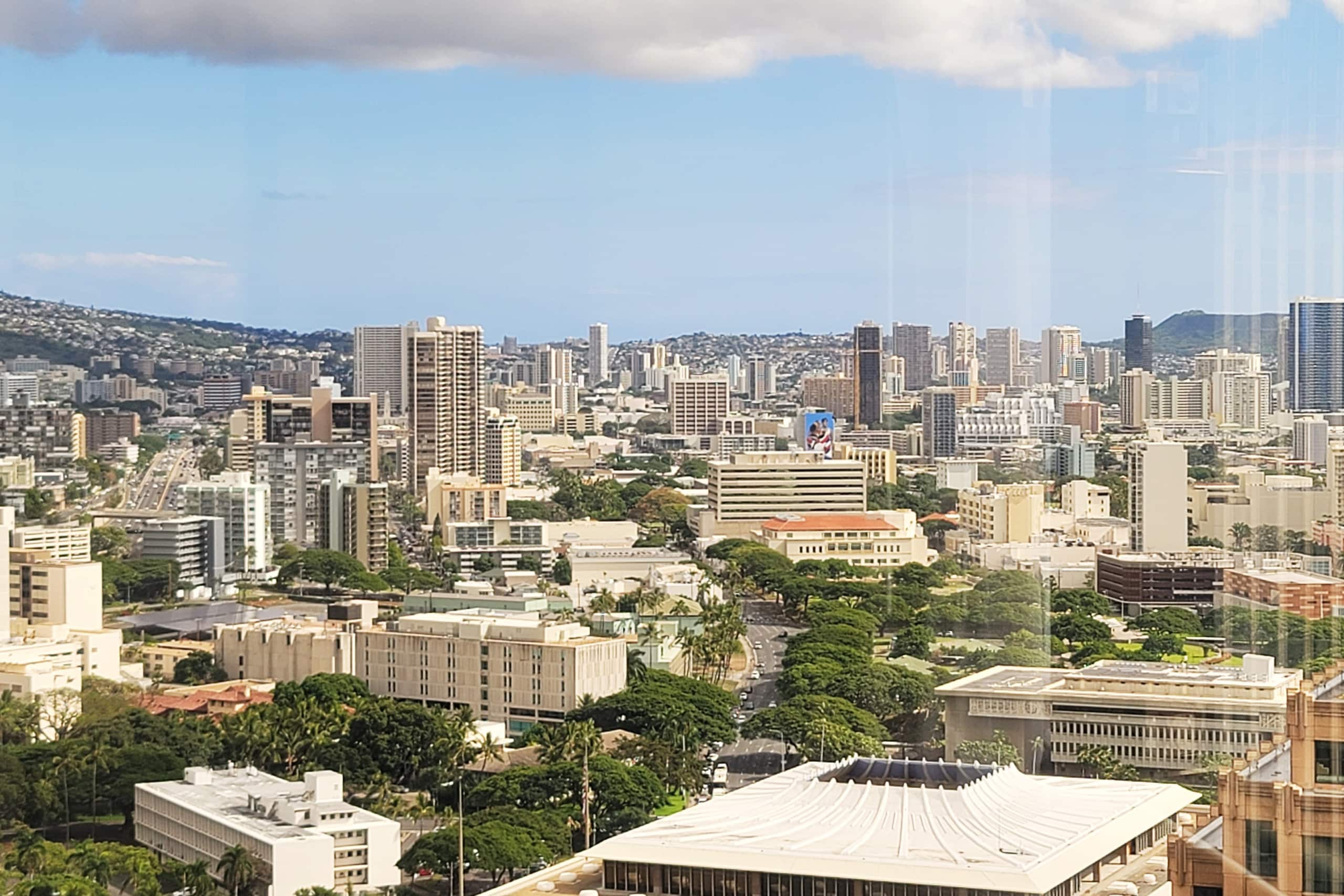 Condo in Honolulu · ★4.78 · 2 bedrooms · 3 beds · 1 private bath - Image 4