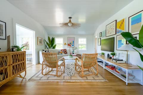 Top Airbnb: 3 BR/Pool. Walk to Beach & Town! in Montauk