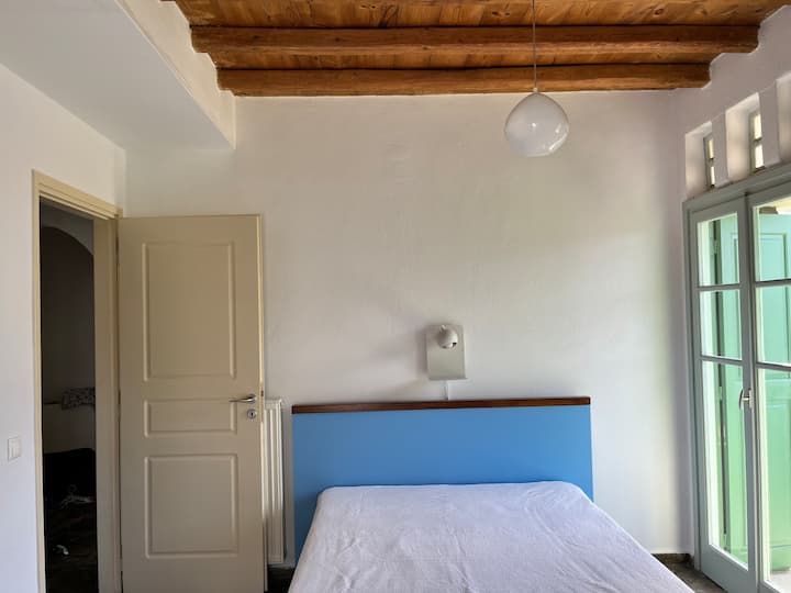 bračni krevet na katu