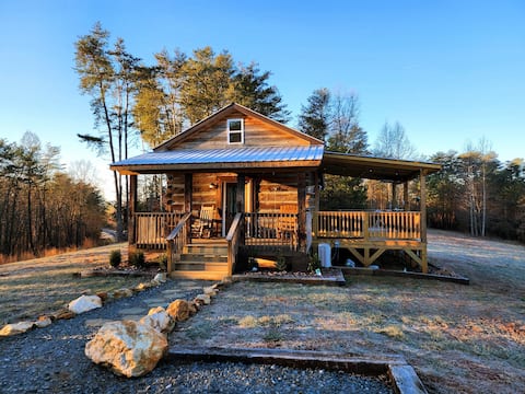 Tobacco barn cabin with trails, fishing and hiking