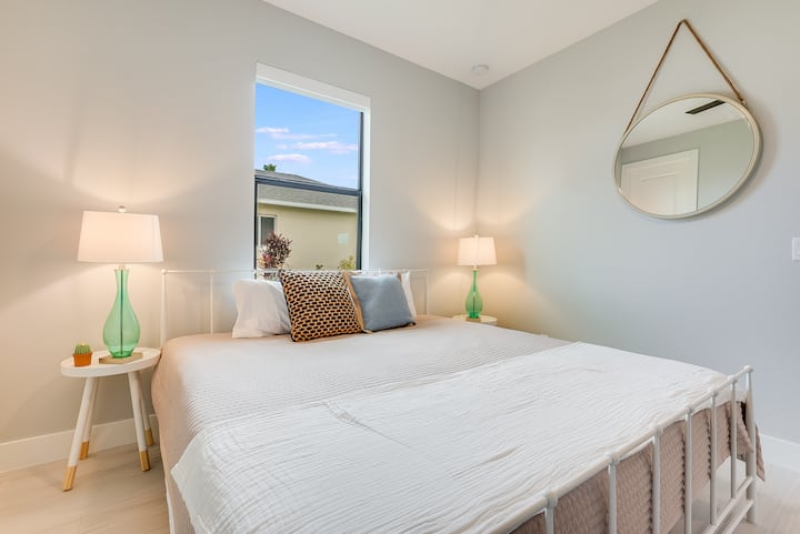 Tuna vitanda vya povu la kumbukumbu vya kupumzika zaidi, utaamka ukiwa umeburudishwa kila asubuhi! 