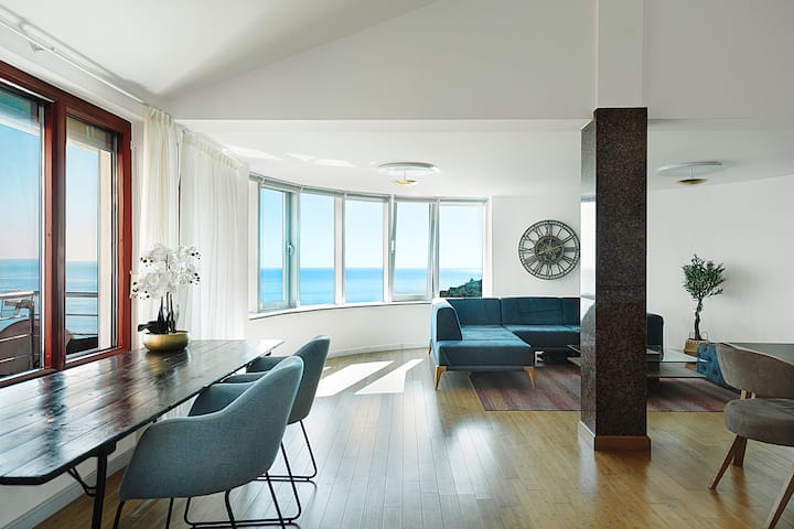 Stunning Views & Pool, Three Bedroom Apartment - Budva