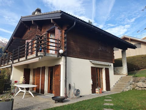 Cosy chalet in Ovronnaz