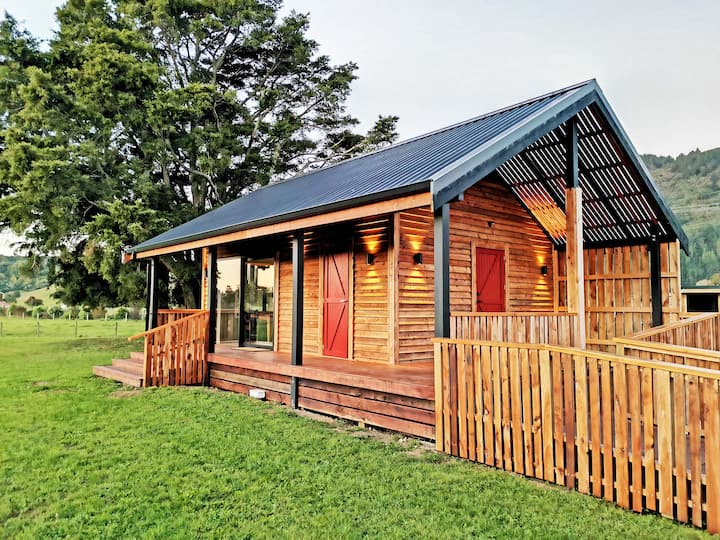 Rameka Retreat Deluxe Huts (1) - Tākaka
