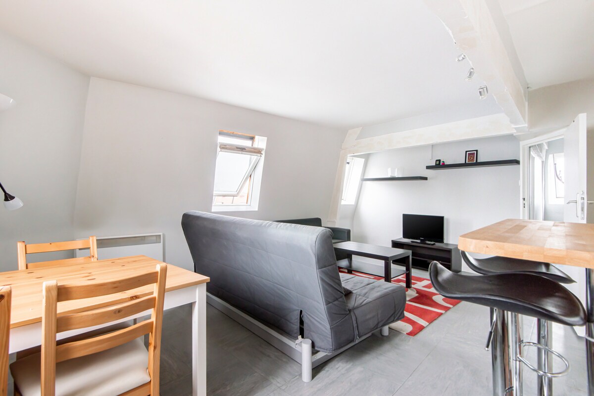 Successful Airbnb property: Duplex near old Town in La Madeleine