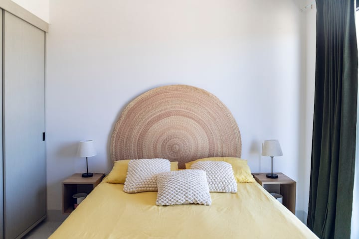 Enjoy a good night's sleep after a tourist ride in your Main Bedroom
