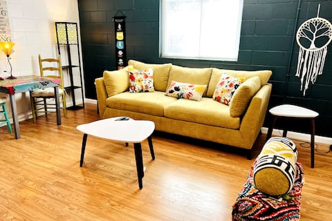 Zen Den - Parks, Eateries, Trails within 2miles