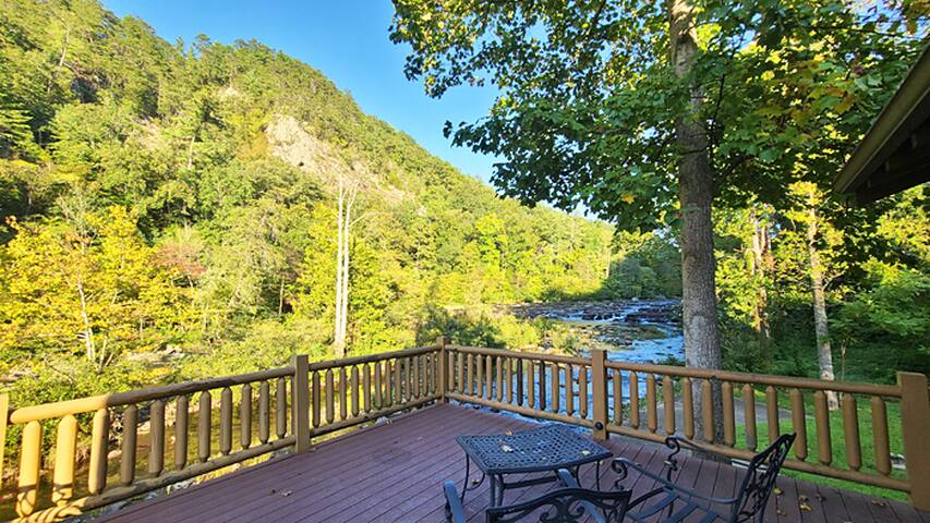 Mountain View Cabin Rentals managed Airbnb listing 2