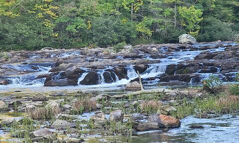 Cascades- What a view! Great location!