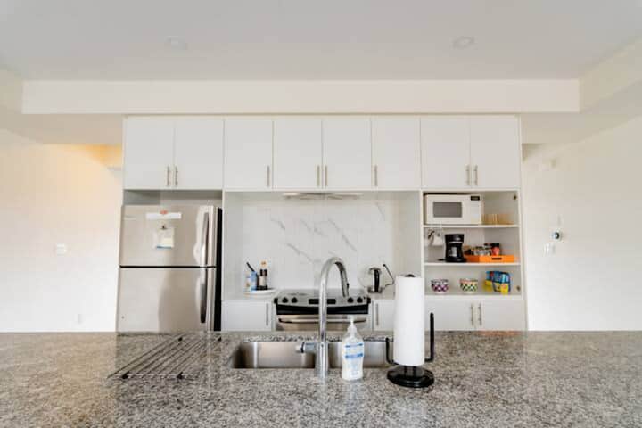 A Room On 3rd Floor In Heart Of Oakville - Oakville