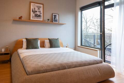 ᴄᴏʜᴏsᴛ | 2BD Apt w/Balcony, 2Garages, Self Checkin