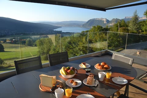 Magnificent Takapuna Loft-lake & mountain view 6p