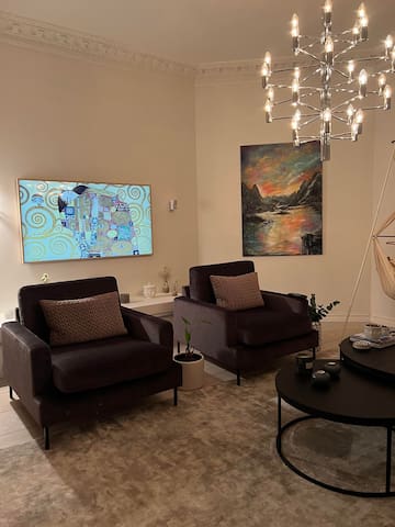 Stor leilighet med badstue, boblebad og balkong gallery image 5