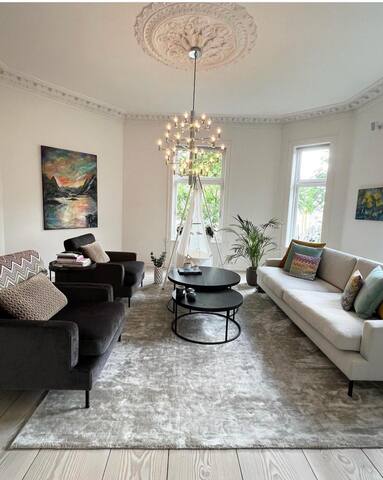 Stor leilighet med badstue, boblebad og balkong gallery image 4