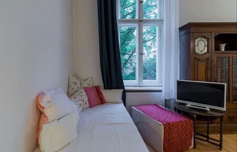 Leistungsstarkes Airbnb: Central. Homy. Green. Loft in the heart of Berlin in Schmargendorf