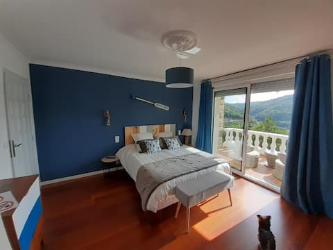 bedroom 2 people, lake view