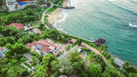 5BR Oceanview Villa, Weligama Bay & Surfing Spots