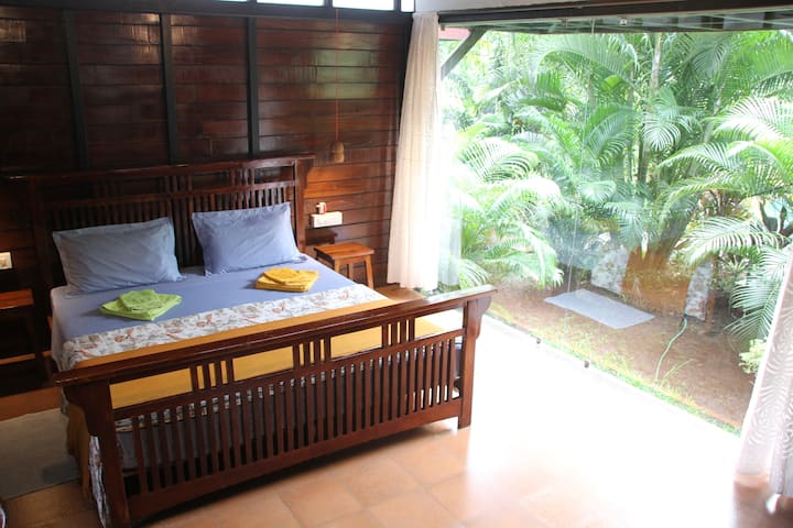 Bedroom 2 image 4