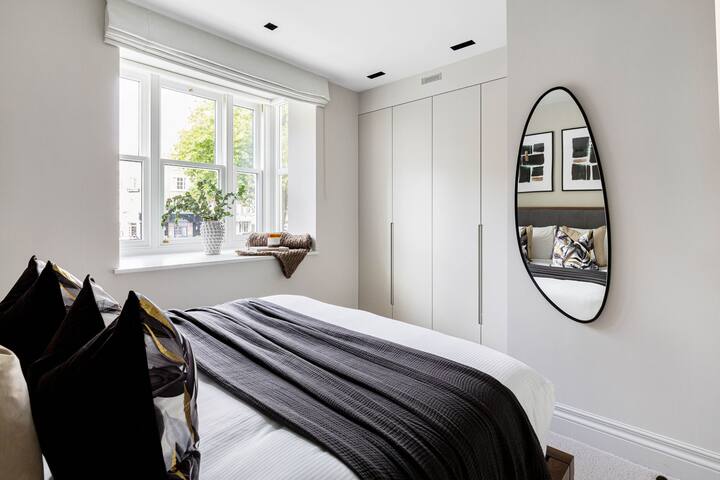 Sloane Square 3 bedroom apartment gallery image 4